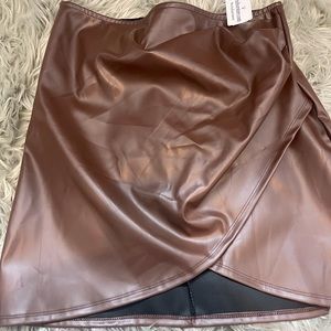 Faux leather brown skirt